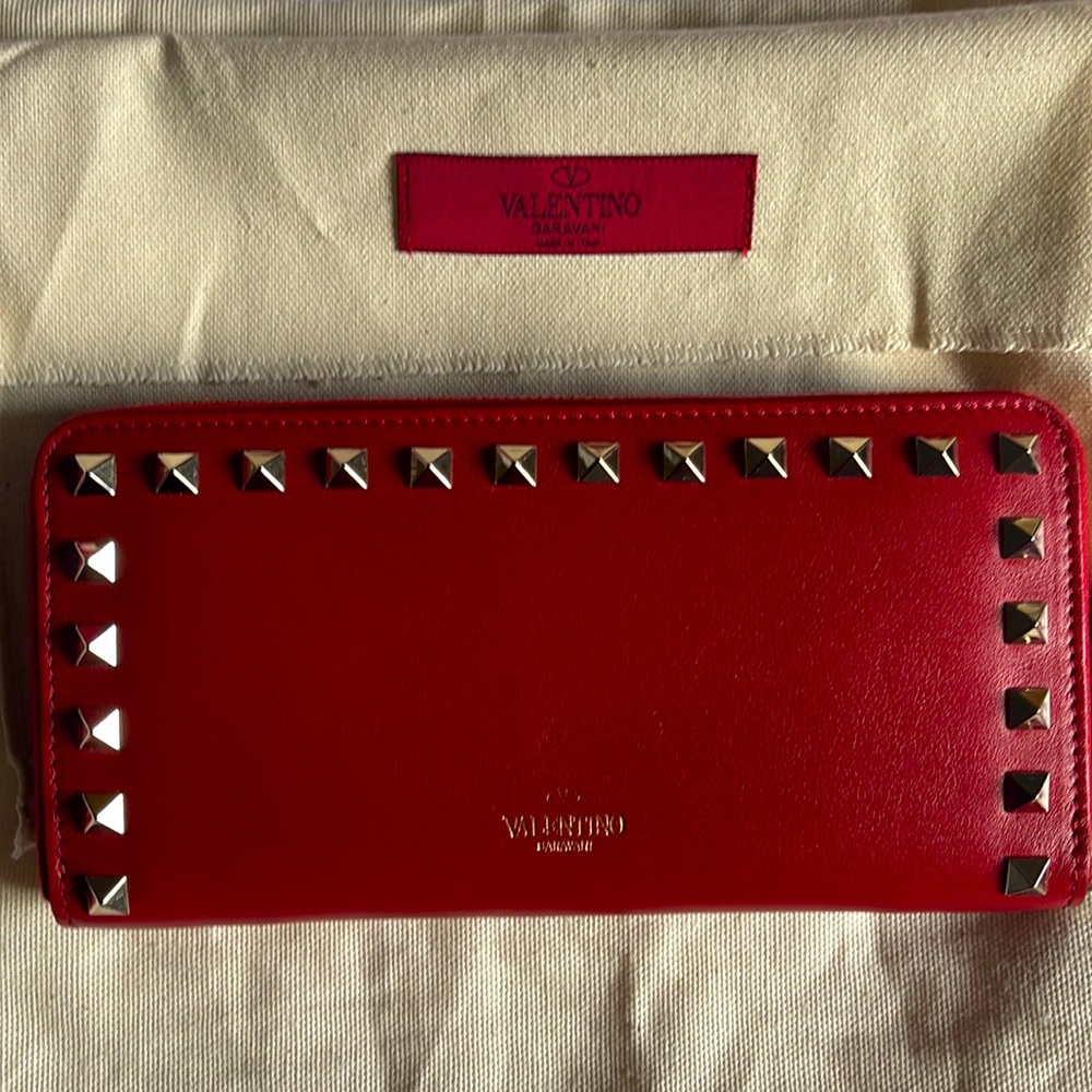 Brand New Valentino Garavani Rockstud Wallet full size Red